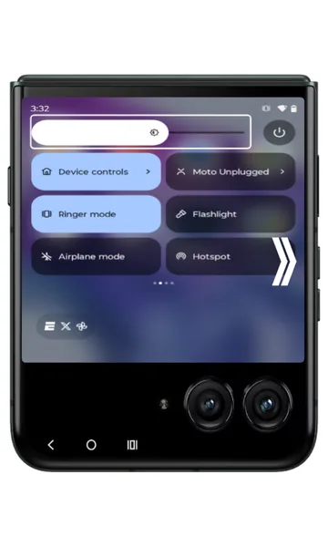 Quick settings on the razr external display with brightness slider