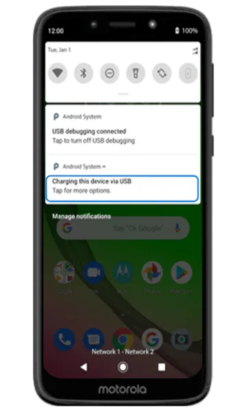Notification shade with Charging this device via USB highlighted
